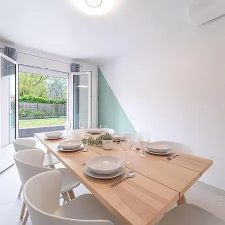 Spacious & Modern - Between & Paris - Close To Transportation, Highway, Amenities Villa Saint-Thibault-des-Vignes